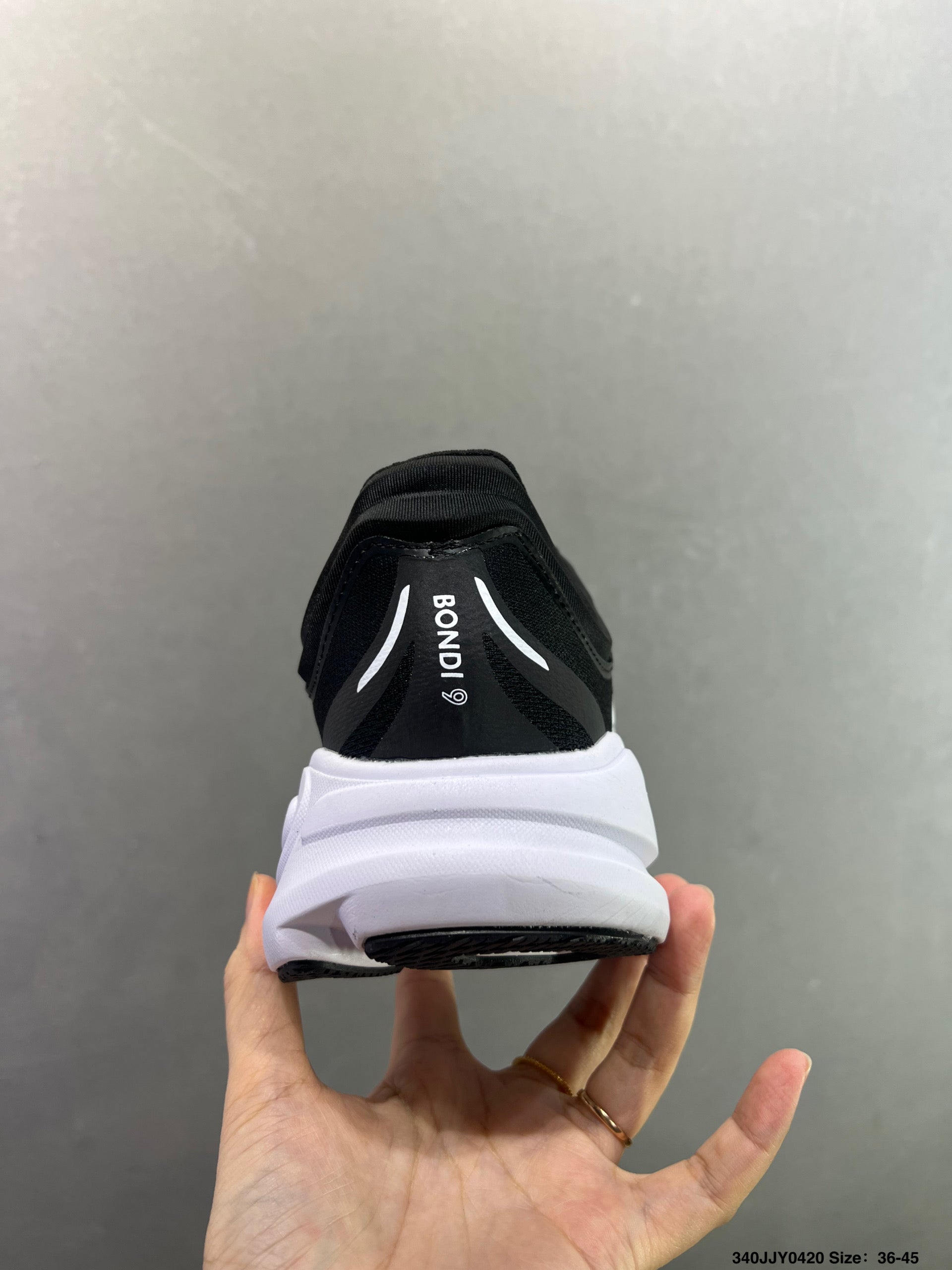 HOKA ONE ONE Bondi 9--1162013-2